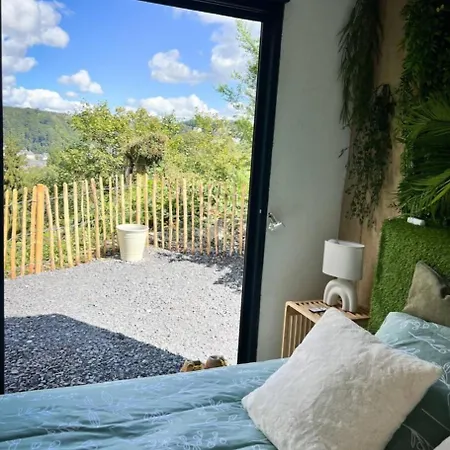 Nuit Insolite Conteneur Tropical * Bouillon