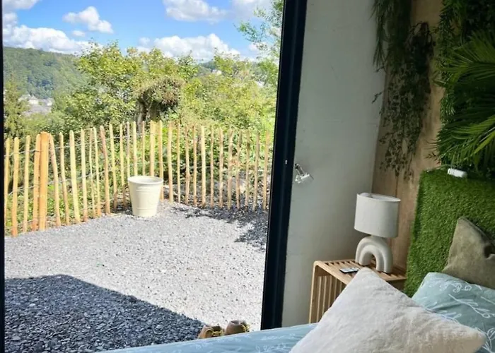 Nuit Insolite Conteneur Tropical * Bouillon