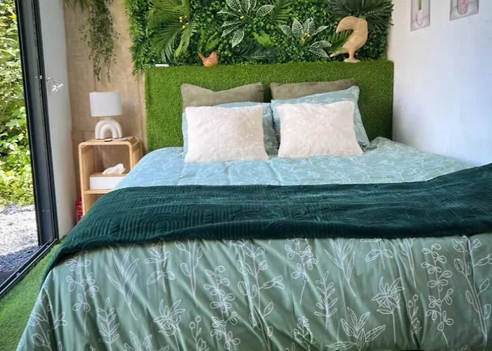 Tente de luxe Nuit Insolite Conteneur Tropical Bouillon